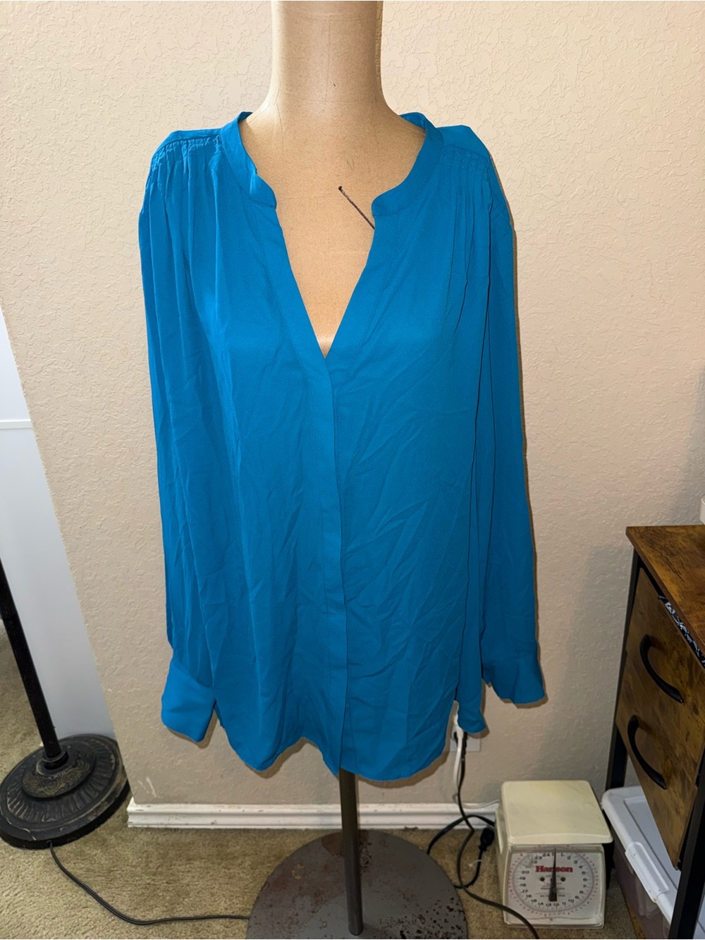 Women’s The Limited plus size long sleeve button front blouse
